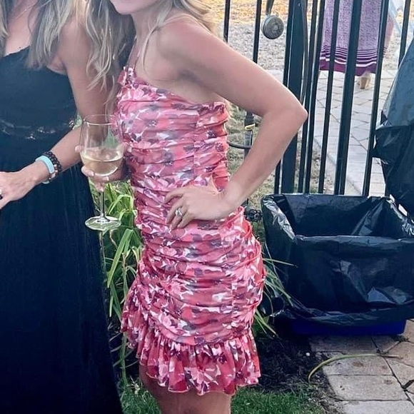 Size 8, runs big european sizing. 5’1 111 lbs. work once - Picture 1 of 3